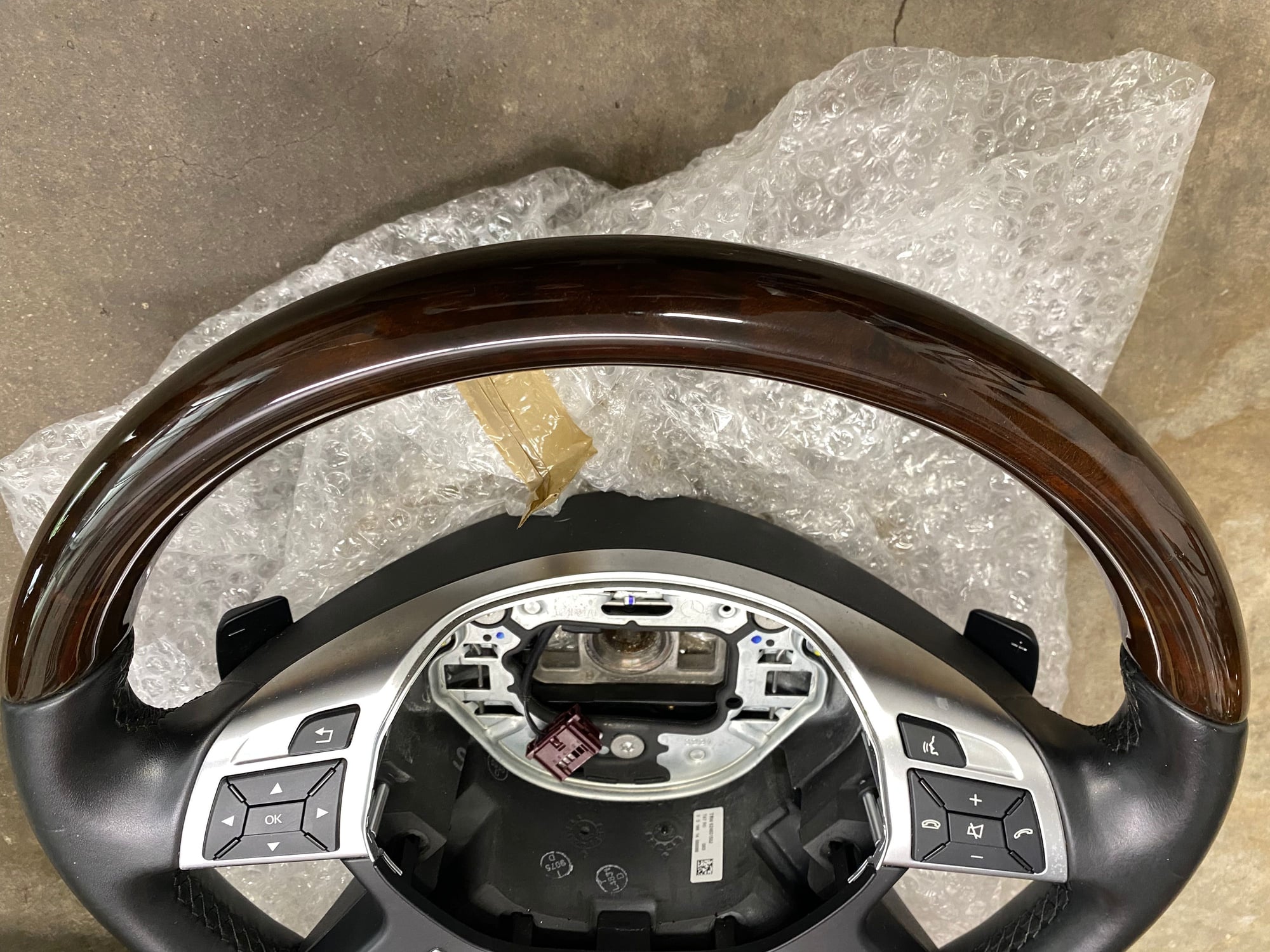Interior/Upholstery - 166 steering wheel black leather and wood 12-16' - Used - 2012 to 2016 Mercedes-Benz GL550 - Lake Wylie, SC 29710, United States