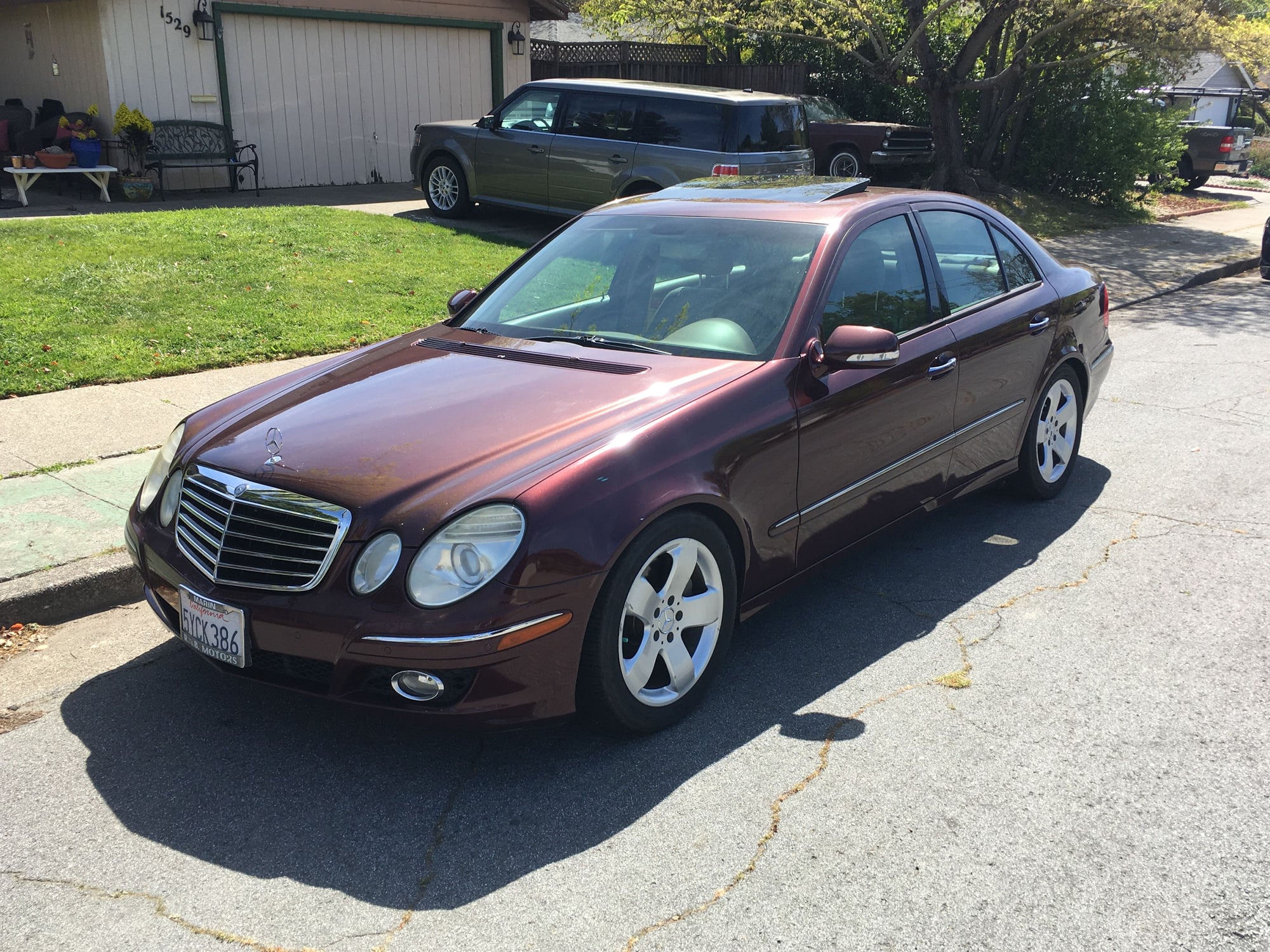 2007 Mercedes-Benz E550 - E550 Sedan 2007 - Highly Optioned - 382HP - 26MPG - Only $4,995 - Used - VIN WDBUF72X678044892 - 8 cyl - 2WD - Automatic - Sedan - Red - Novato, CA 94947, United States