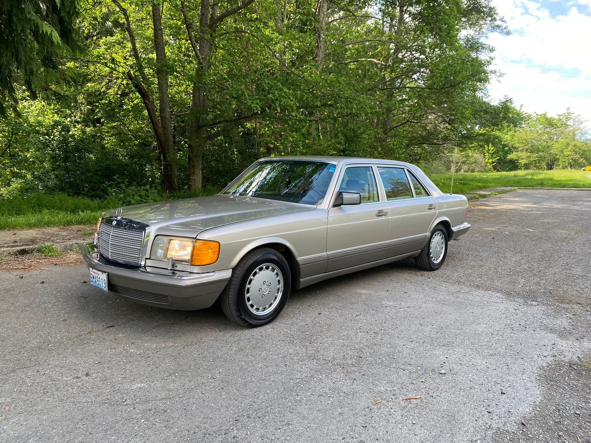 1990 Mercedes-Benz 300SEL - 1990 Mercedes-Benz 300SEL - Used - VIN WDBCA25D6LA519536 - 123,700 Miles - 6 cyl - 2WD - Automatic - Sedan - Silver - Seattle, WA 98199, United States