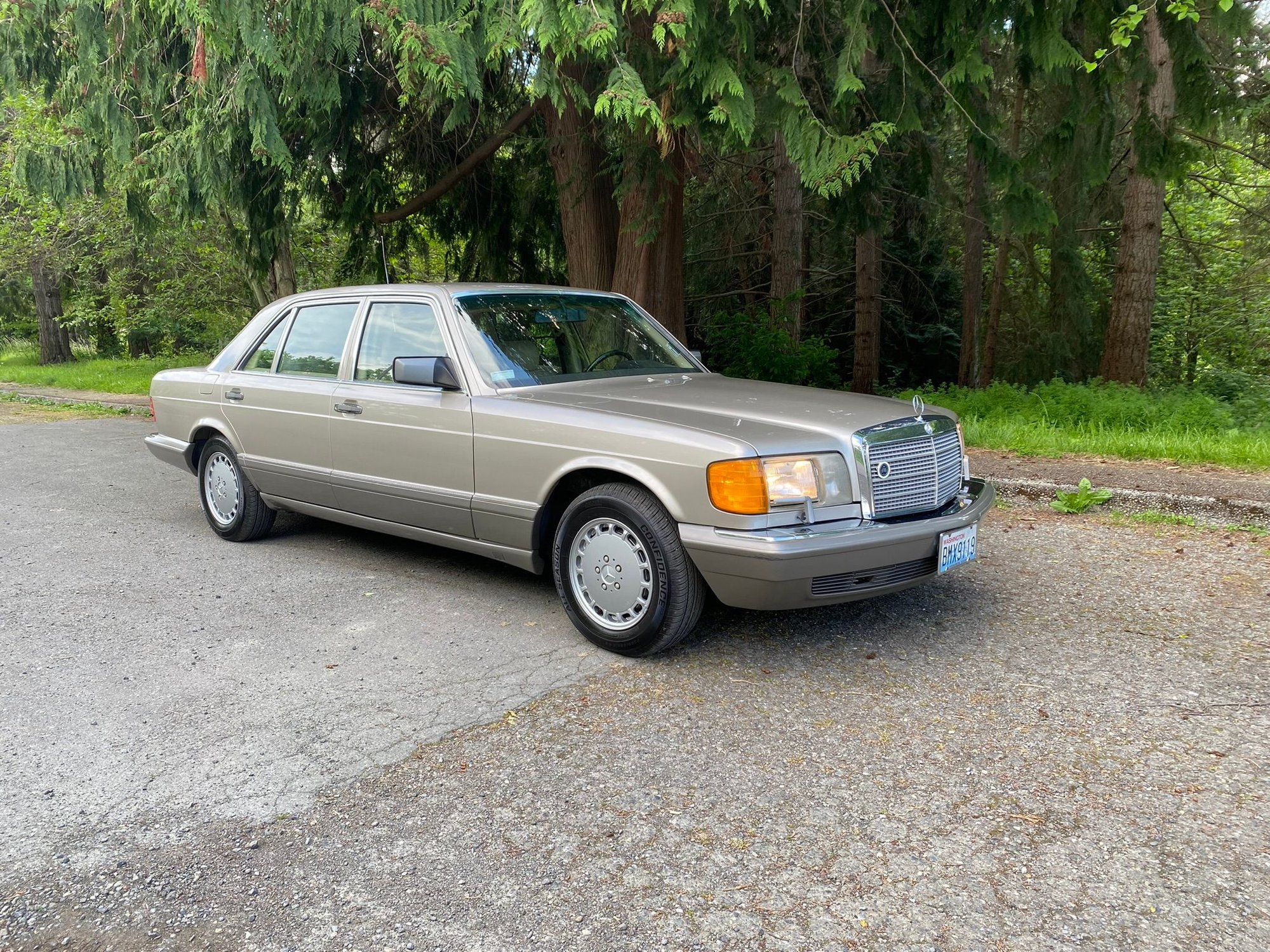 1990 Mercedes-Benz 300SEL - 1990 Mercedes-Benz 300SEL - Used - VIN WDBCA25D6LA519536 - 123,700 Miles - 6 cyl - 2WD - Automatic - Sedan - Silver - Seattle, WA 98199, United States