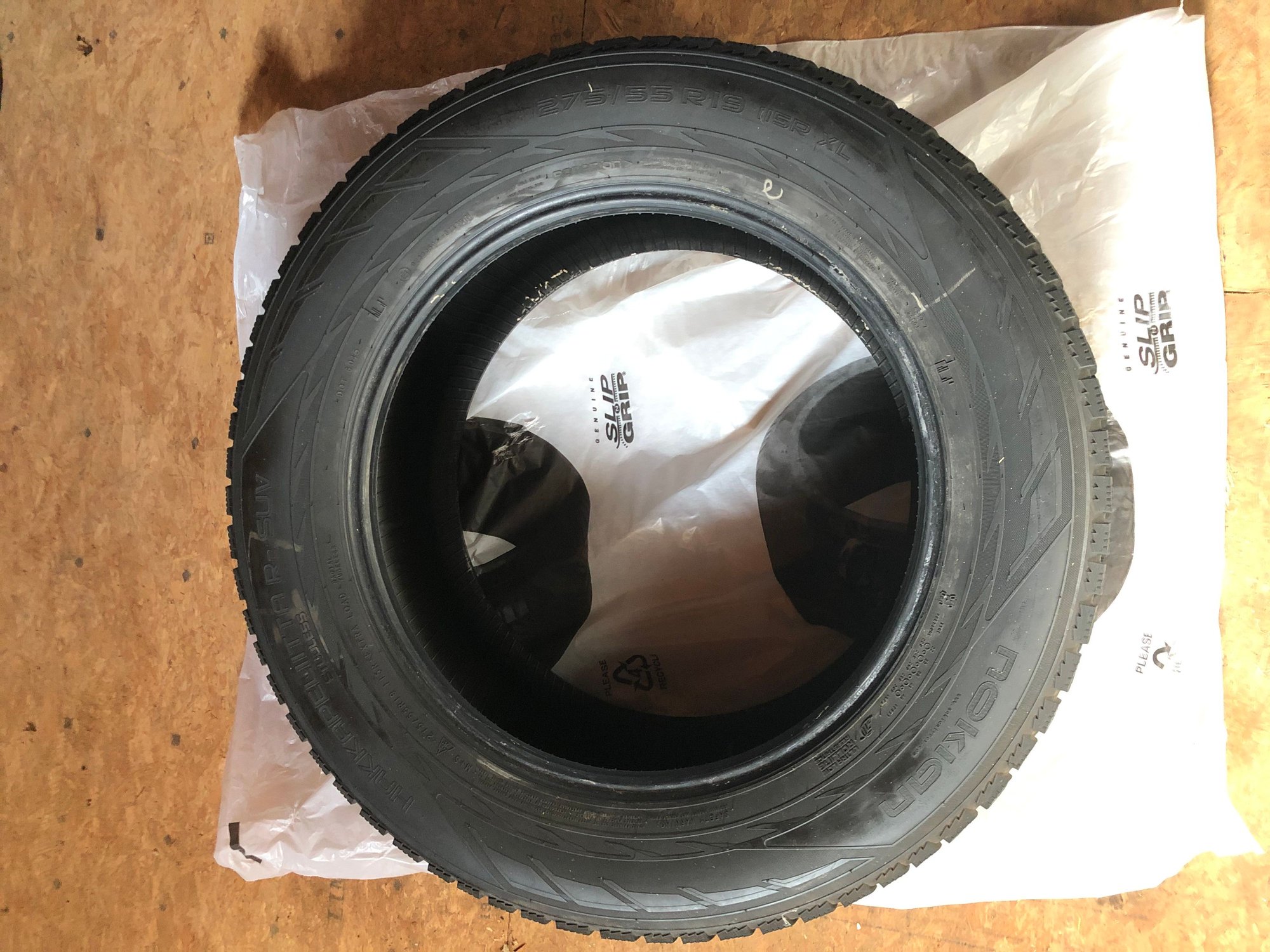 Wheels and Tires/Axles - Set of Nokian Hakkapeliitta R2 SUV Tires [275/55/19] - Used - 2013 to 2016 Mercedes-Benz GL450 - Leominster, MA 01453, United States