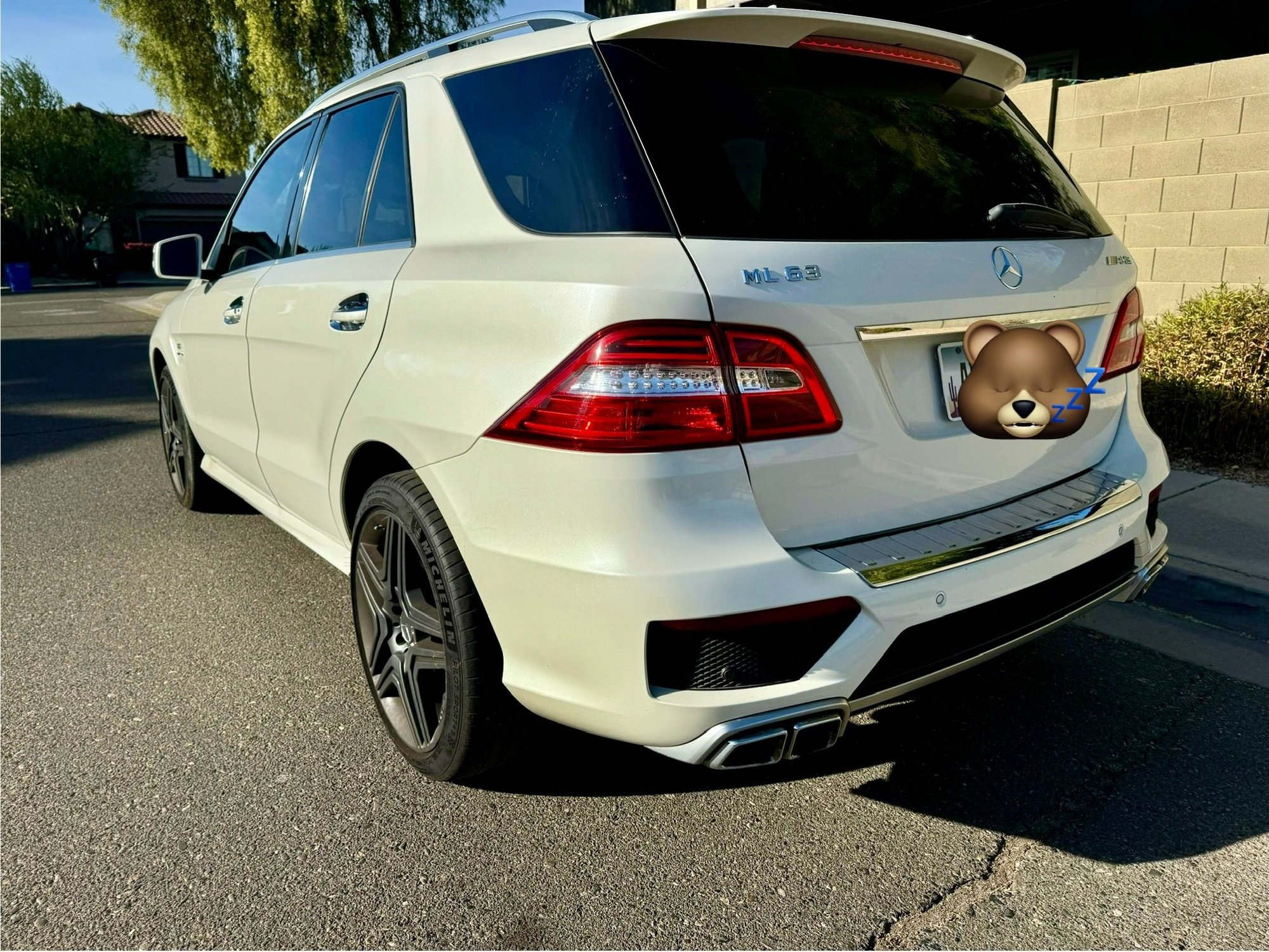 2012 Mercedes-Benz ML63 AMG - 2012 ML63 AMG - Used - VIN 4JGDA7EB3CA087856 - 105,000 Miles - 8 cyl - AWD - Automatic - SUV - White - Scottsdale, AZ 85050, United States