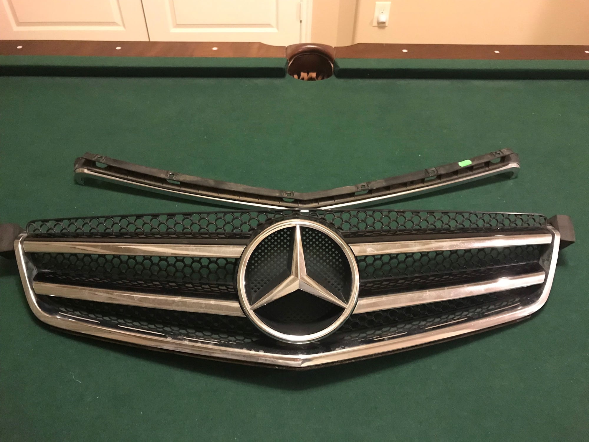 Exterior Body Parts - Mercedes 2008-2011 C-Class C63 Grille - W204 OEM - Used - 2008 to 2011 Mercedes-Benz C63 AMG - Houston, TX 77002, United States