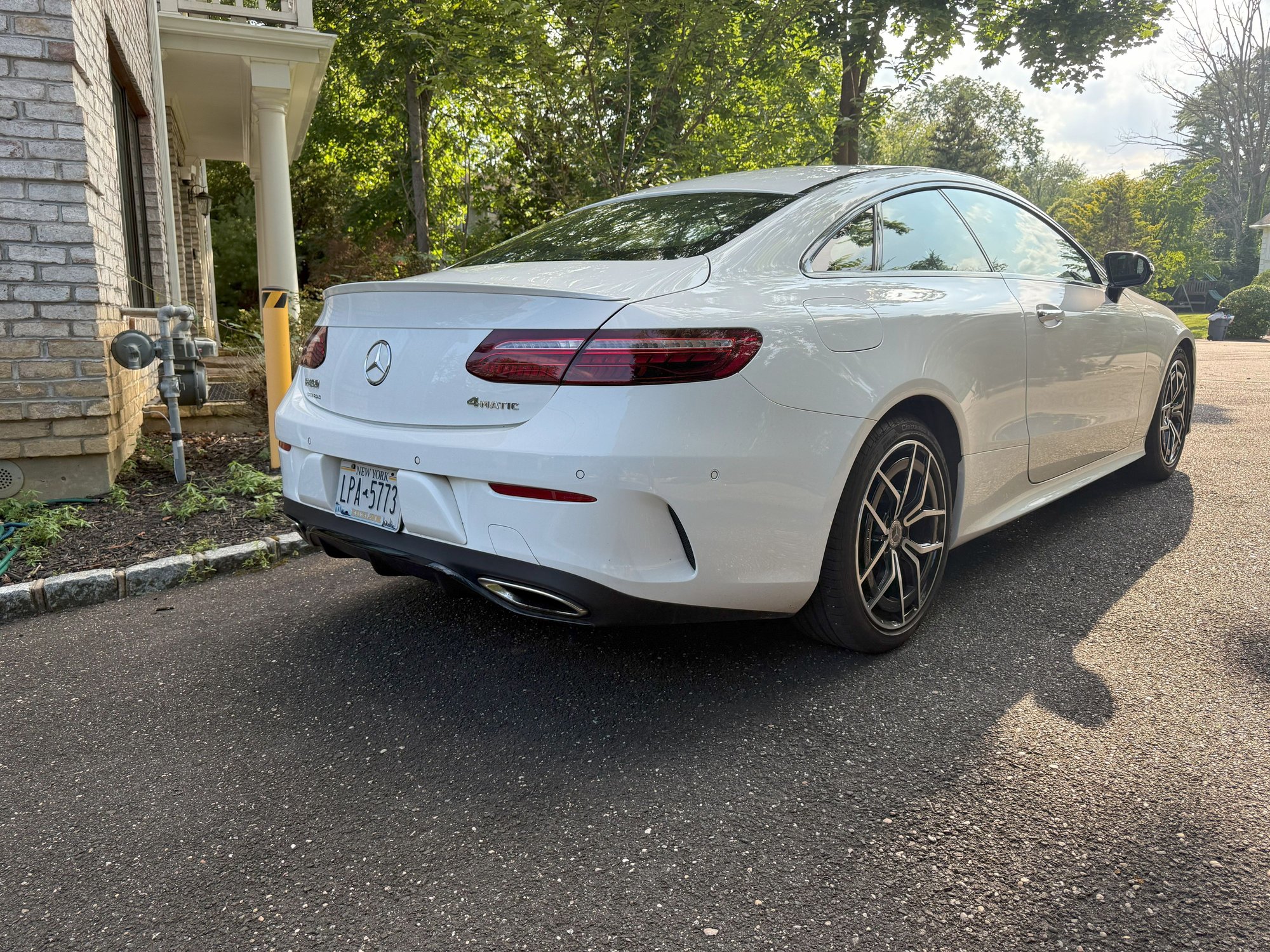 2021 Mercedes-Benz E-Class - 2021 Mercedes-Benz e450 4matic coupe 2 year cpo unlimited milage warranty - Used - VIN W1K1J5KB7MF165338 - 6 cyl - AWD - Automatic - Coupe - White - Great Neck, NY 11024, United States