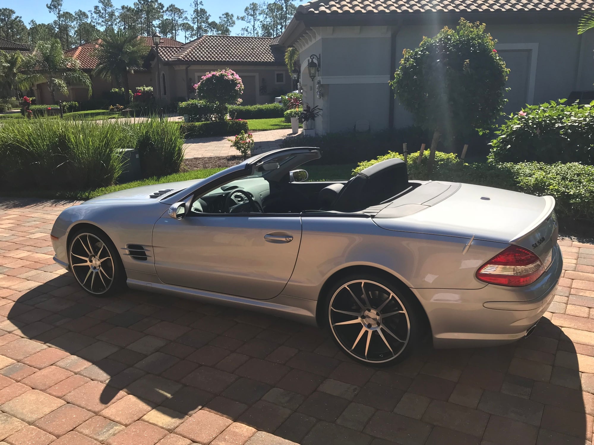 2007 Mercedes-Benz SL550 - 2007 - SL550 - AMG package - 45K Miles - Florida - Very Clean - Excellent Condition - Used - VIN WDBSK71F57F119151 - 45,500 Miles - 2WD - Automatic - Convertible - Silver - Naples, FL 34119, United States
