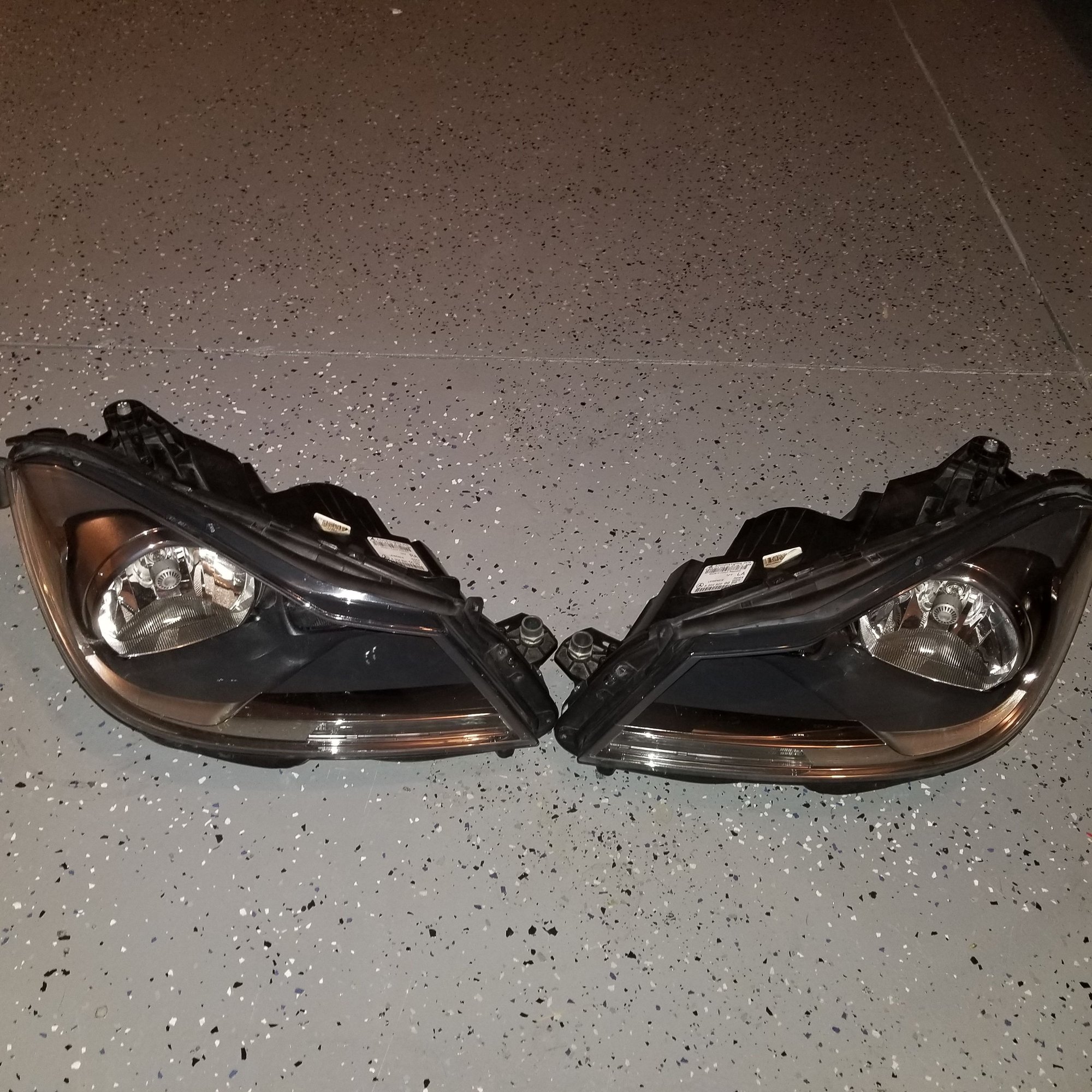 Lights - Headlights - Used - 2012 to 2014 Mercedes-Benz 300C - Ocoee, FL 34761, United States