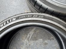 295/30ZR20 Tire