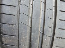 295/30ZR20 Tire