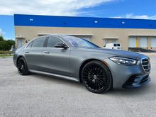 2022 S580 Selenite Grey Magno