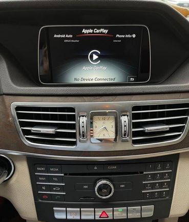 Carplay Symbol already because this headunit was activated Carplay before on another w212 2013 car