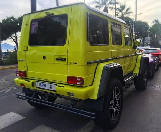 Arab owned Neon Brabus G500 4x4² in Cannes, France. This was spotted by Fabio Moia.
