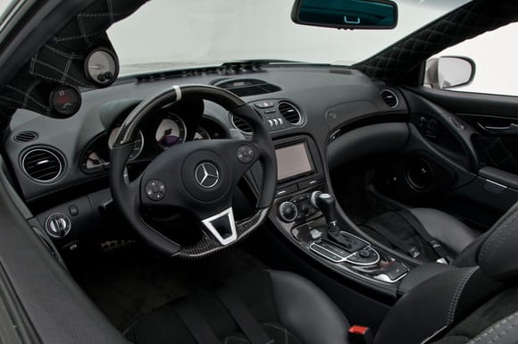 sample picture if the carbon steering wheel installed