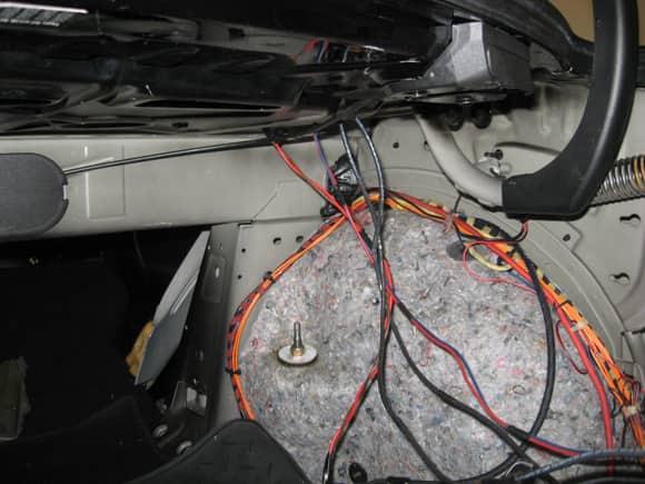 Speaker cables entering the trunk