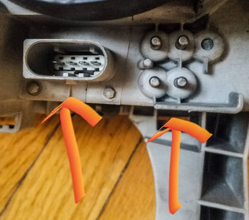 Why i need a wiring diagram, I want to know why the headlights need this main plug(right arrow) the left arrow if i remember correctly was connected to a silver box which id assume was a ballast being it was mounted under the headlight assembly(similar to my C63 headlights)