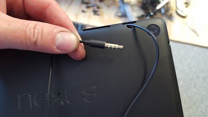 Tablet button wired to 4 pin stereo plig to go to hard button in console.