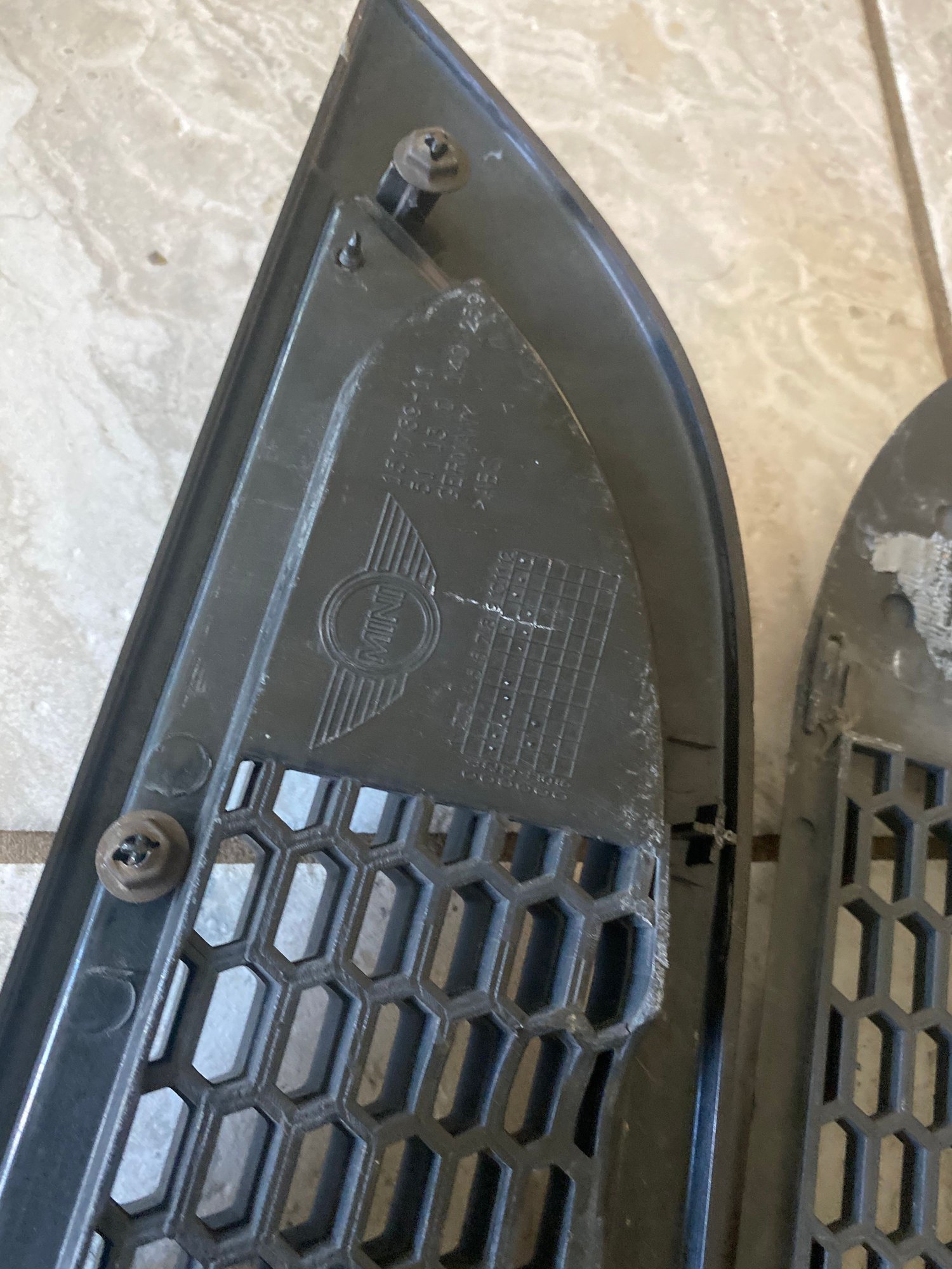 Exterior Body Parts - Complete oem aero grill set r53 mini - Used - 2002 to 2006 Mini Cooper - South San Francisco, CA 94080, United States