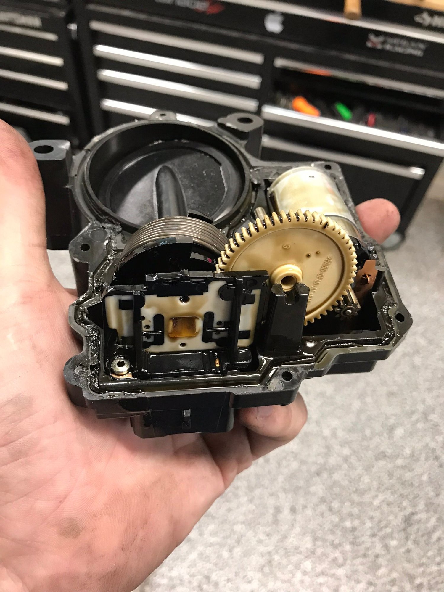 Ever wondered what’s inside a Throttle Body? North American Motoring