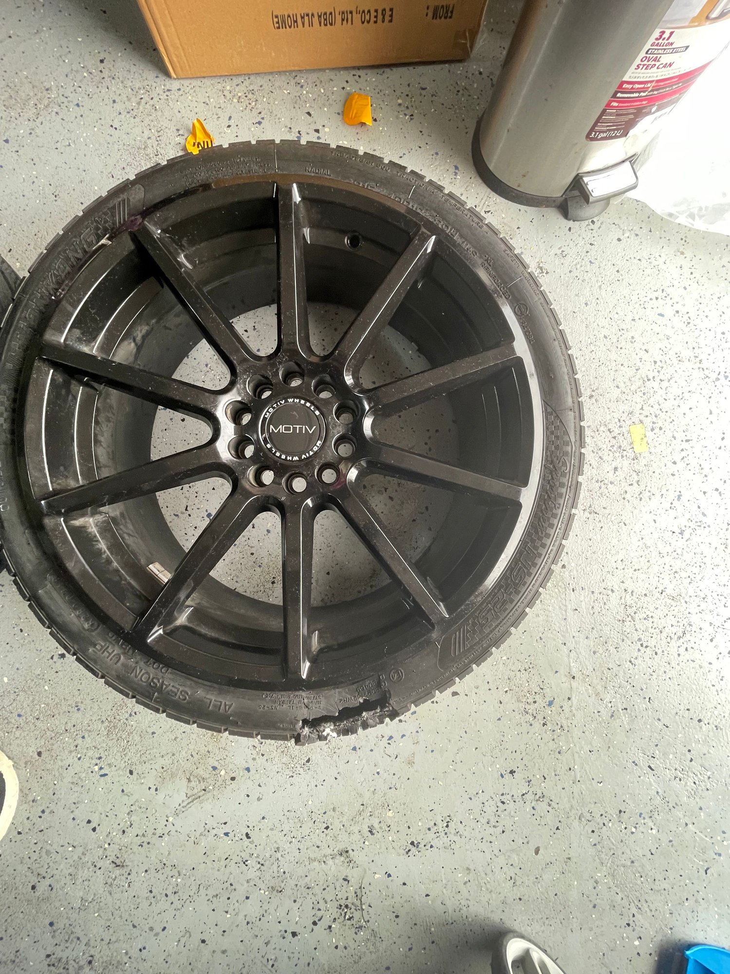 Wheels and Tires/Axles - Motiv Elicit 431B 18x7.5 wheels - Used - 2014 to 2024 Mini F56: Mini Hatch/Hardtop - 2014 to 2024 Mini F55: 5-door Hatch - Edison, NJ 08820, United States