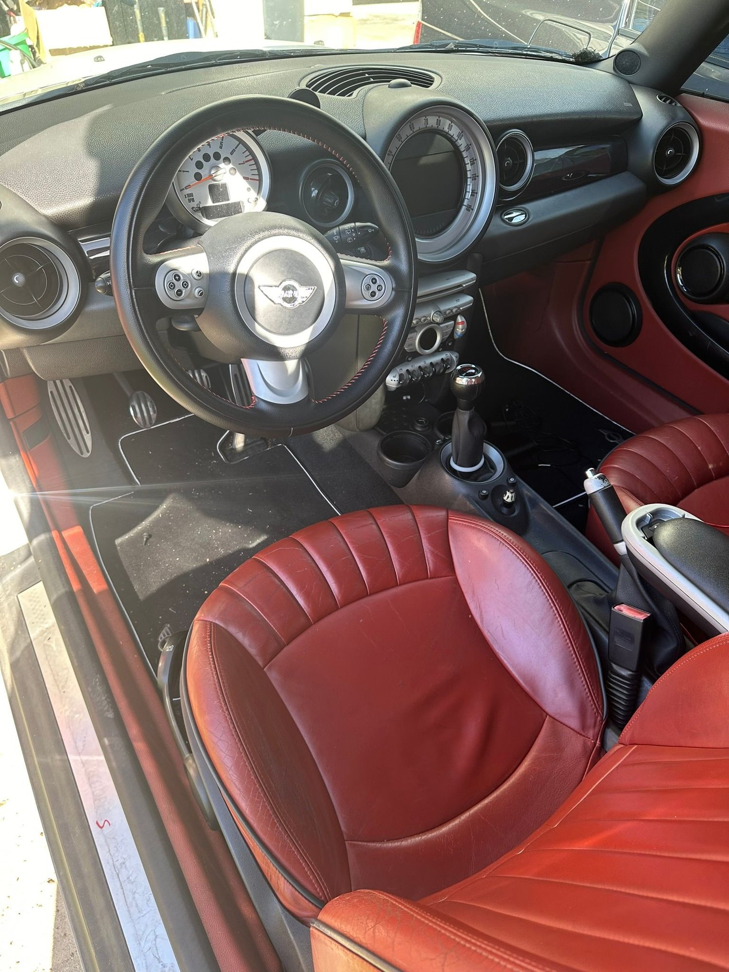 2008 Mini R56: "Mk II" Mini Hatch/Hardtop range - 2008 Mini Cooper S R56 Project Pepper White/Redwood - Used - VIN WMWMF73518TT88282 - 206,500 Miles - 4 cyl - 2WD - Manual - White - Los Angeles, CA 91359, United States