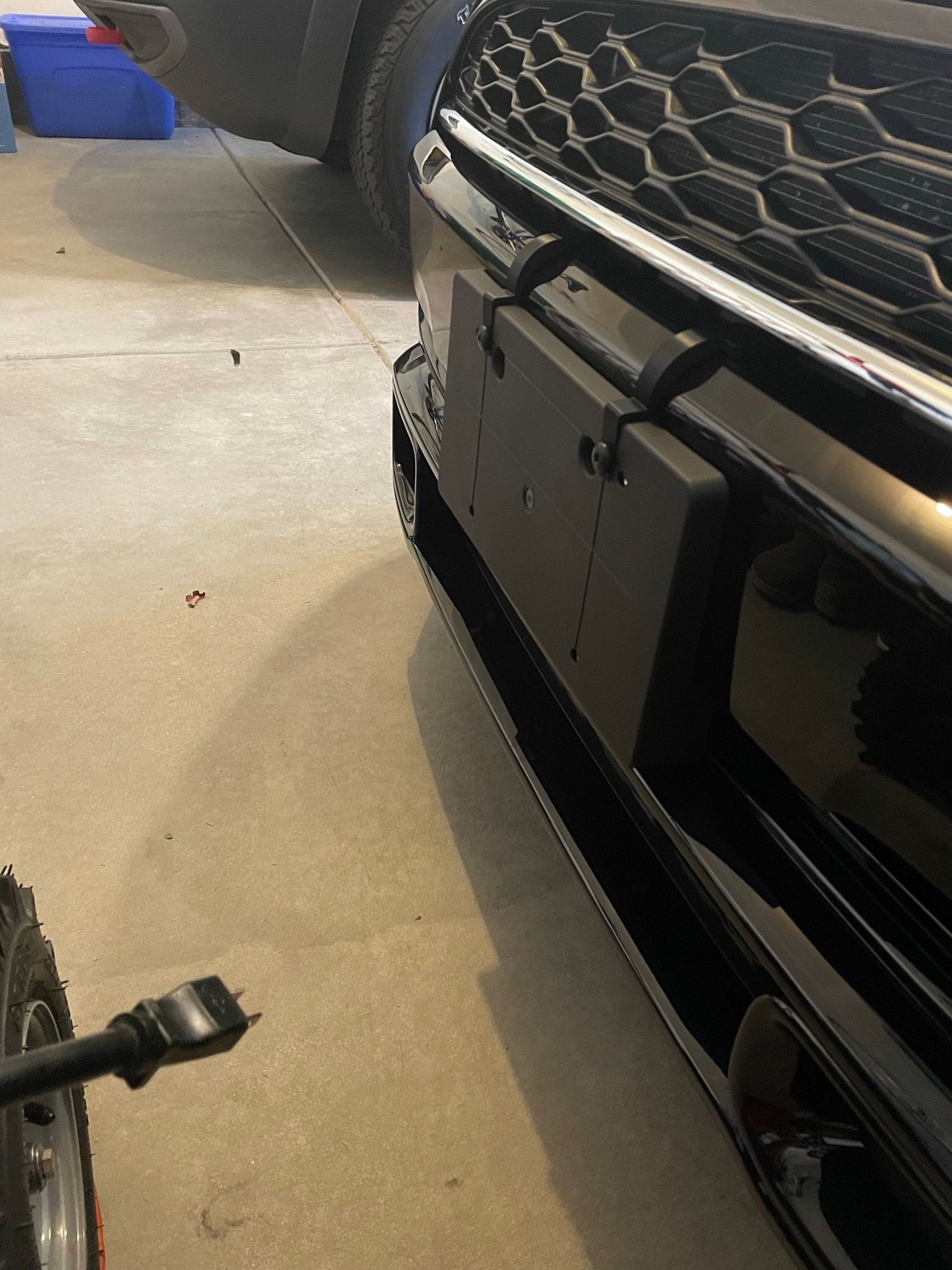 F55/F56 Designed a way to mount front license plate without drilling