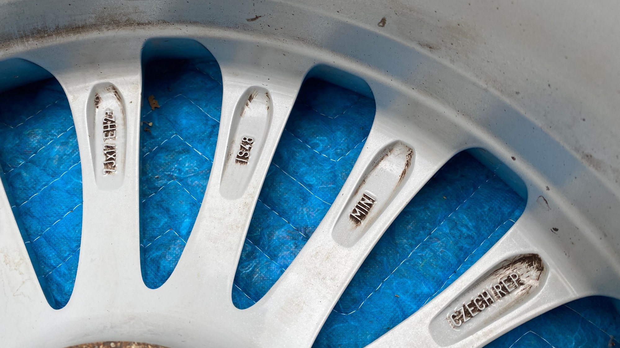 Wheels and Tires/Axles - A Real Sweet Deal on OEM Wheels and Tires! - Used - 2007 to 2014 Mini R55: "Mk II" Mini Clubman - Bolton, MA 01740, United States