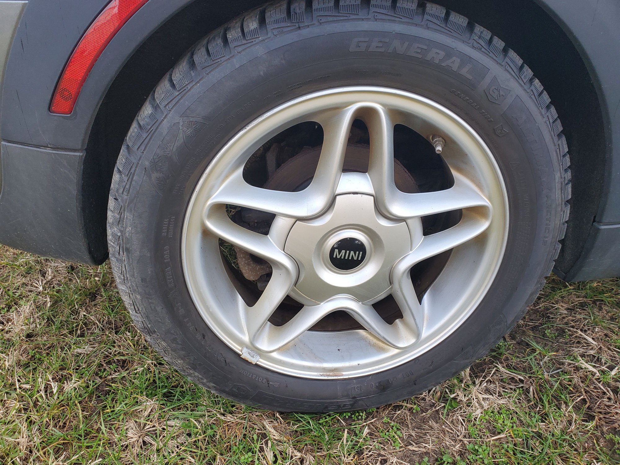 Wheels and Tires/Axles - Wheels and winter tires 16" 4 lug - Used - 2007 to 2012 Mini Cooper Clubman - 2007 to 2013 Mini Cooper Clubman - Springfield Gardens, NY 11413, United States