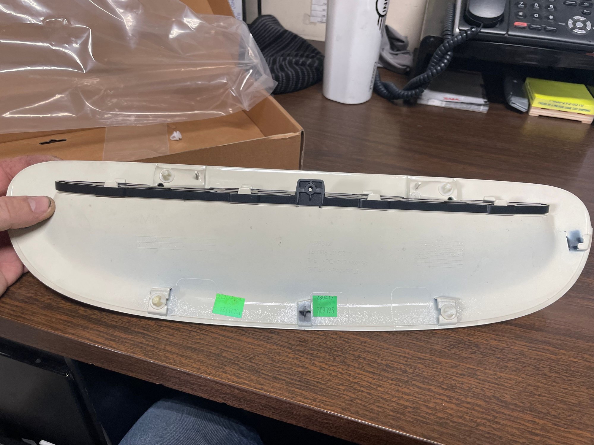 Exterior Body Parts - F56 Pepper White Hood Scoop - Used - 2015 to 2020 Mini F56: Mini Hatch/Hardtop - Paramus, NJ 07652, United States