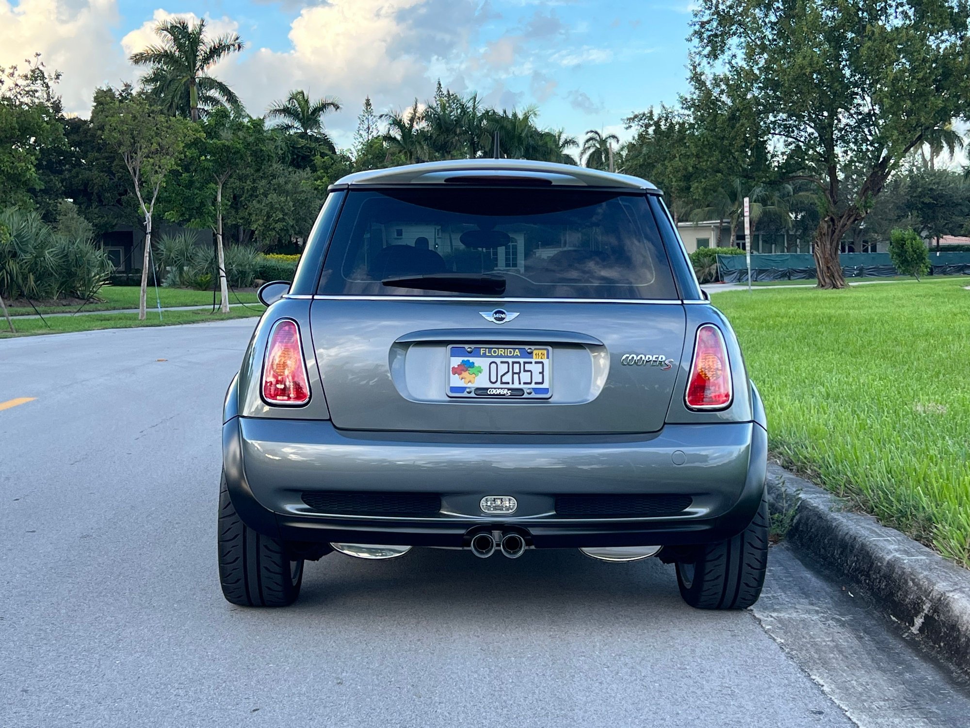 2002 Mini R53: "Mk I" Mini Cooper S - 2002 MINI R53 64k miles with lots of JCW parts - Used - VIN WMWRE33402TD52747 - 64,400 Miles - 4 cyl - 2WD - Manual - Coupe - Gray - Hollywood, FL 33019, United States