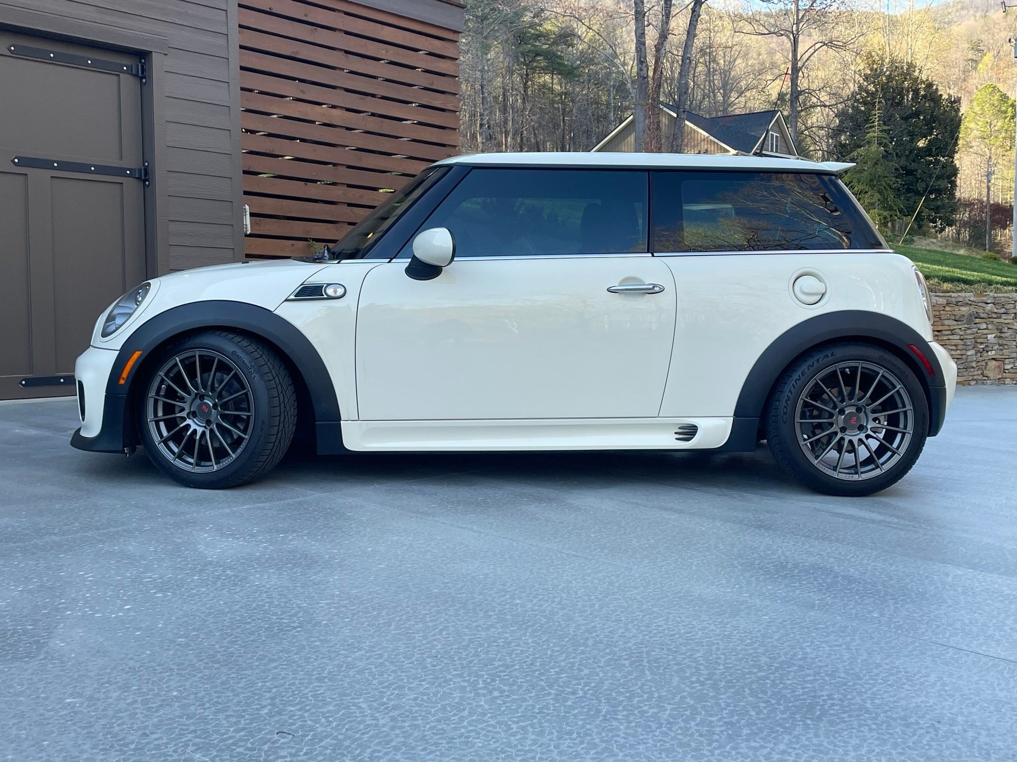 2013 Mini R56: "Mk II" Mini Hatch/Hardtop range - 2013 Mini Cooper S - Used - VIN WMWSV3C53DT475680 - 34,500 Miles - Manual - Marietta, SC 29661, United States