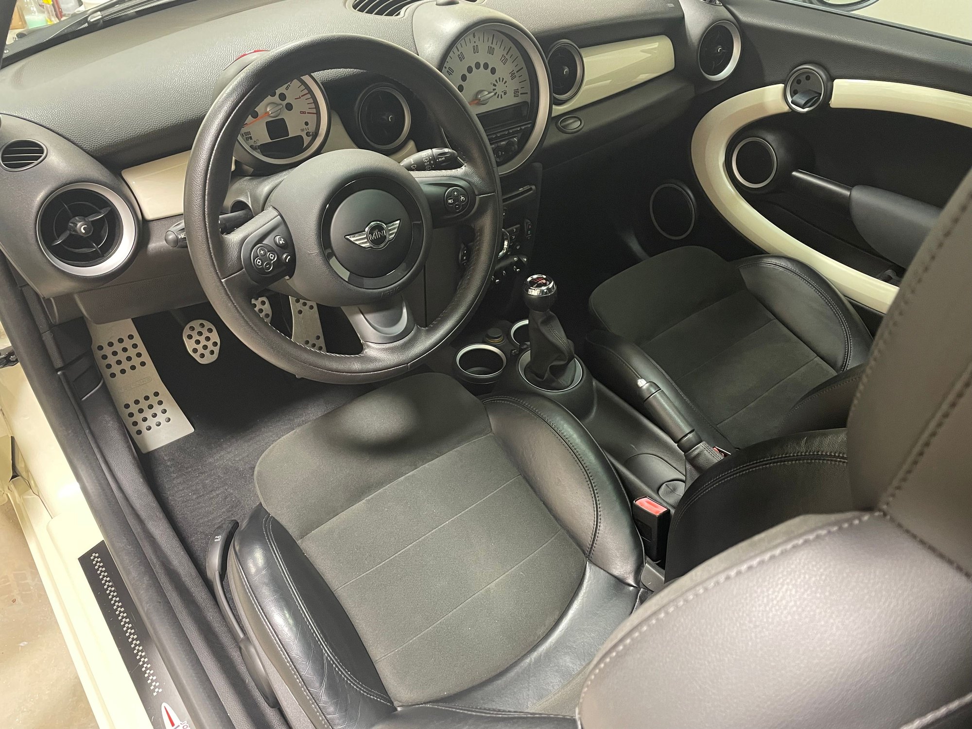 2013 Mini R56: "Mk II" Mini Hatch/Hardtop range - 2013 Mini Cooper S - Used - VIN WMWSV3C53DT475680 - 34,500 Miles - Manual - Marietta, SC 29661, United States