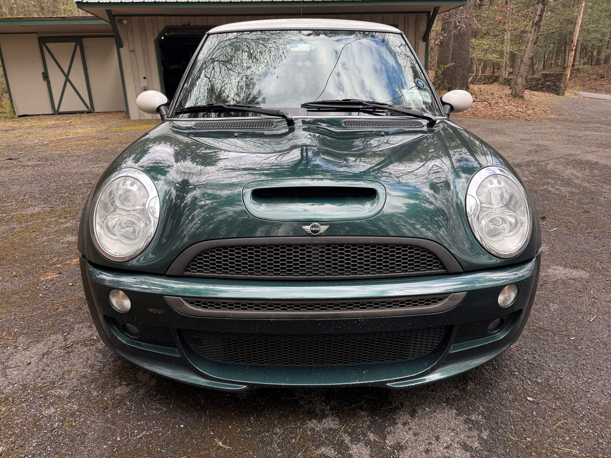 2005 Mini R53: "Mk I" Mini Cooper S - 2005 MINI Cooper S (R53) – BRG/White – Original Owner – Damaged, Complete Car - Used - VIN WMWRE33475TD98127 - 119,000 Miles - 4 cyl - 2WD - Manual - Hatchback - Other - Earlton, NY 12058, United States