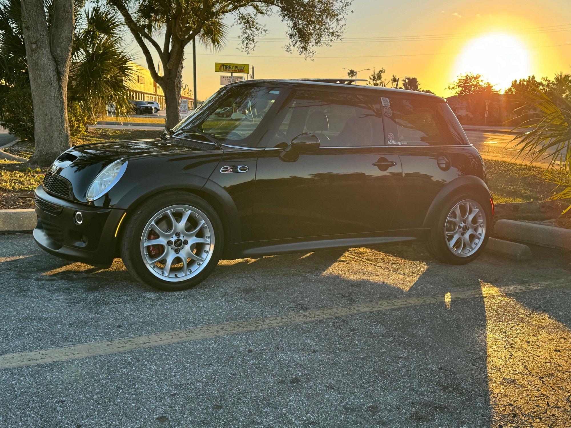 Drove her to work today. Work in Cape Coral, and it was a brisk 39 this morning. Took it easy on the way in since those are Indy 500�s on her feet.