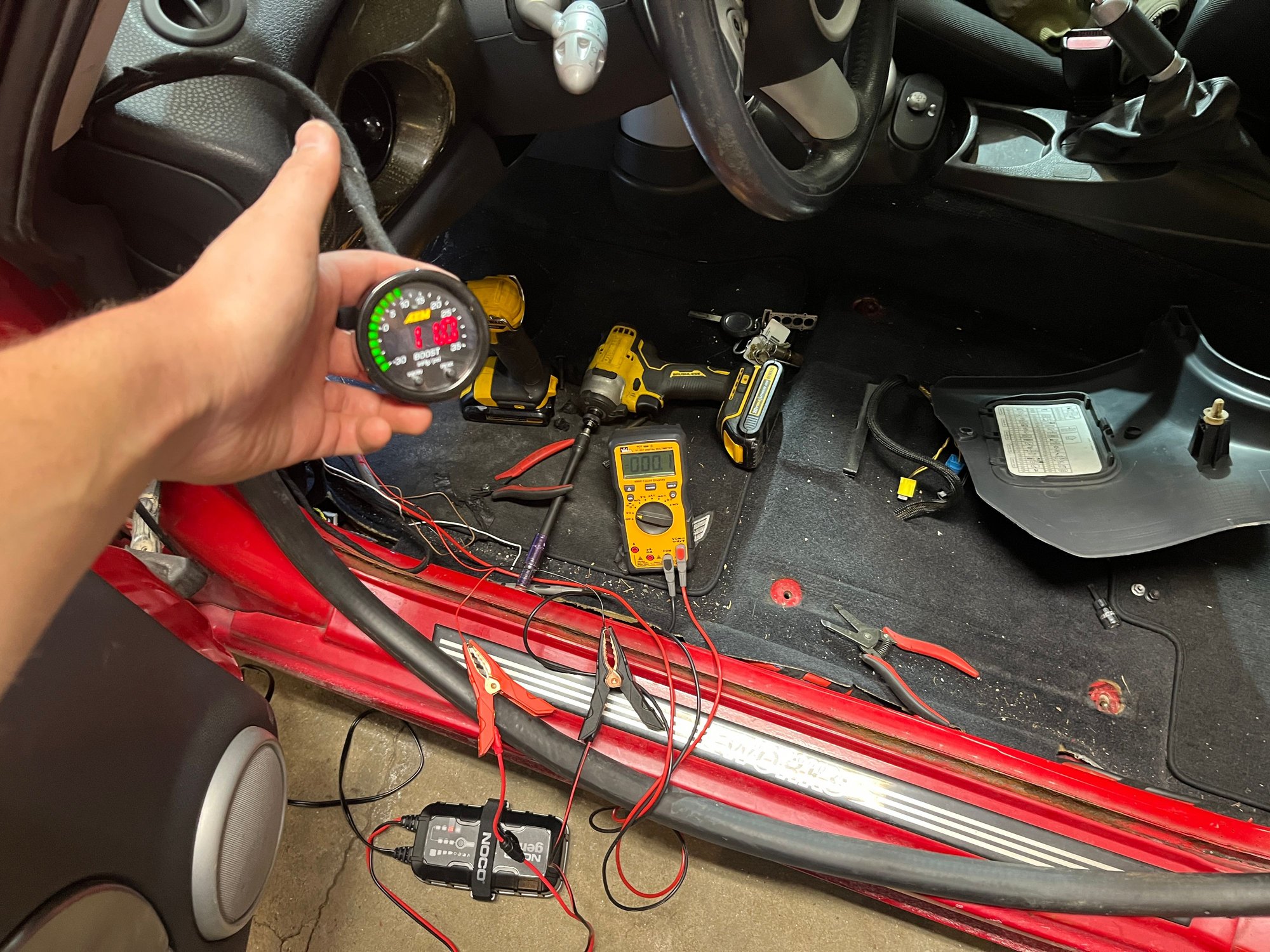 External 12V supply still reading 11PSI, this should calibrate to zero automatically 