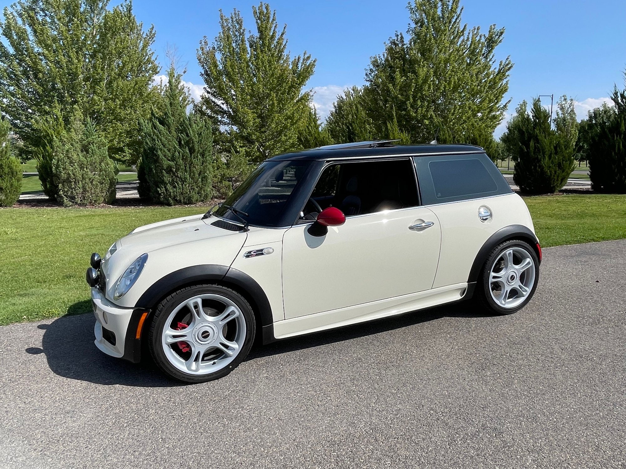 2006 Mini R53: "Mk I" Mini Cooper S - 2006 Mini Cooper Factory JCW - Used - VIN WMWRE33506TL20926 - 106,000 Miles - 4 cyl - 2WD - Manual - Coupe - White - Idaho Falls, ID 83402, United States