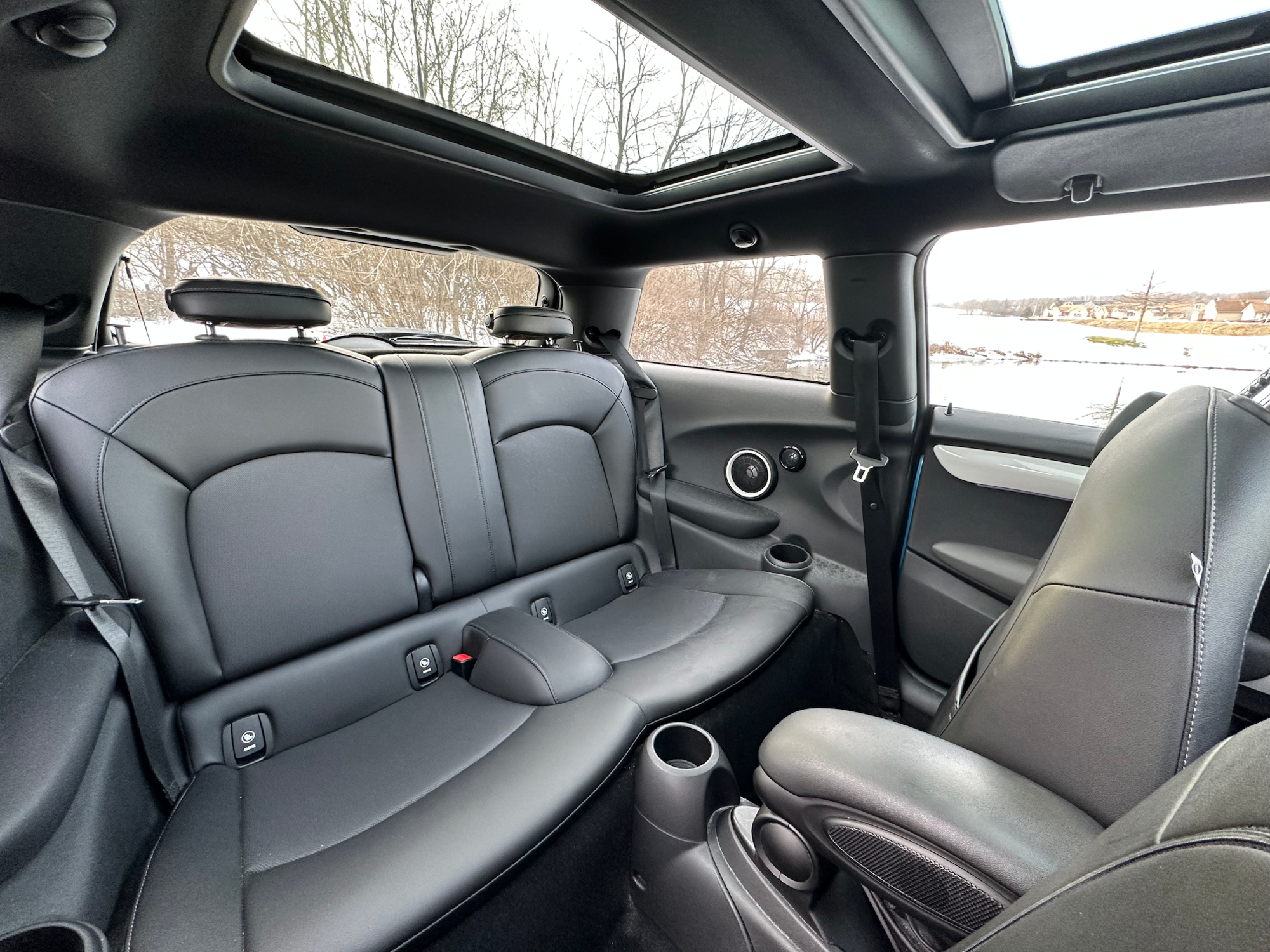 2015 Mini F56: Mini Hatch/Hardtop - 2015 MINI Cooper S – Fully loaded, Excellent condition - Used - VIN WMWXP7C56F2A60999 - 148,962 Miles - 4 cyl - 2WD - Manual - Hatchback - Blue - Dayton, OH 45431, United States