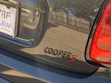 Black out the Cooper S emblem