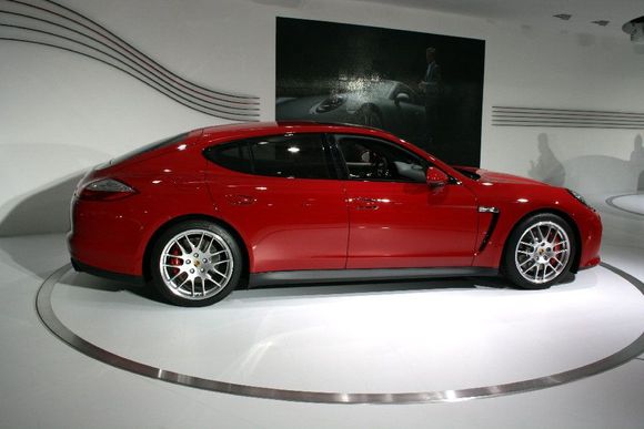 2013 Porsche Panamera GTS 1