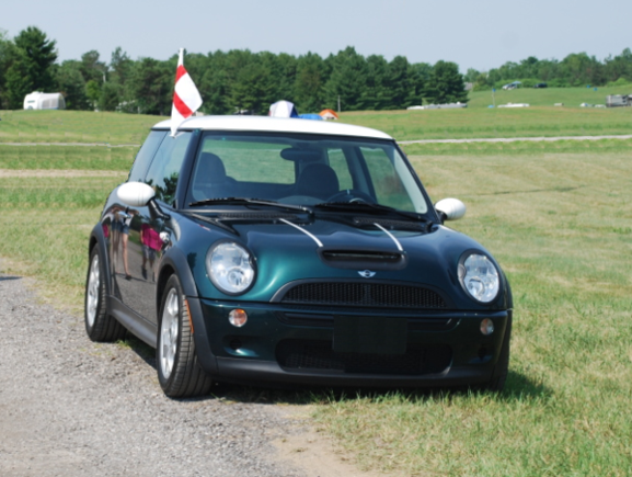 Mini Meet England Flag Cropped 2