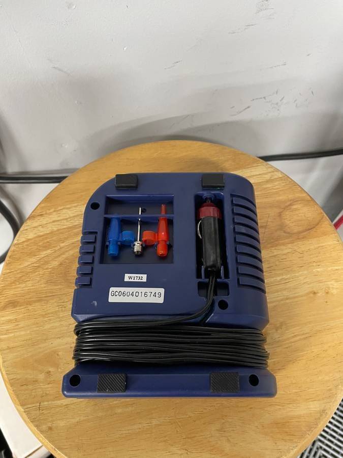 Accessories - Mini Mania 12V tire air compressor - Used - All Years Any Make All Models - Burlingame, CA 94010, United States