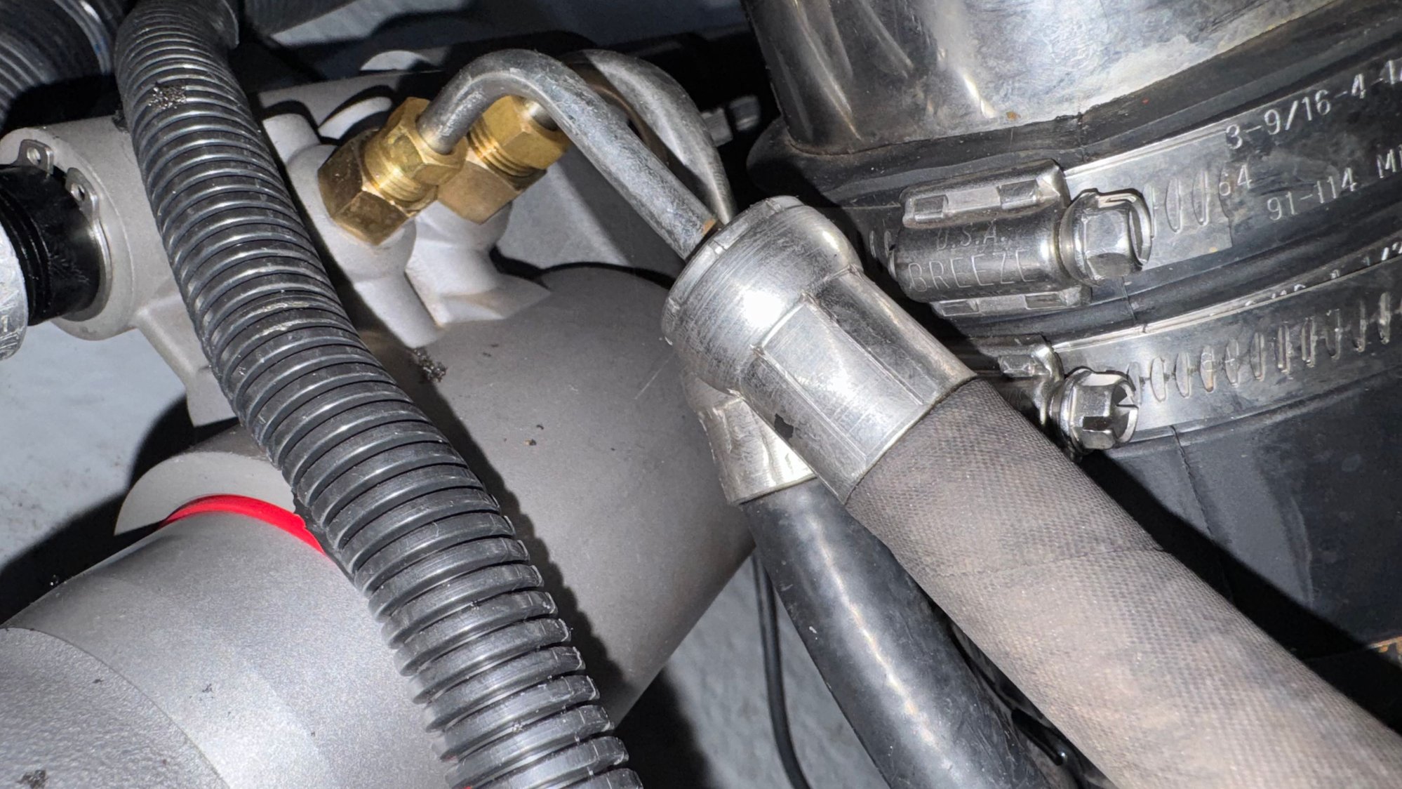 Fittings and hoses clean