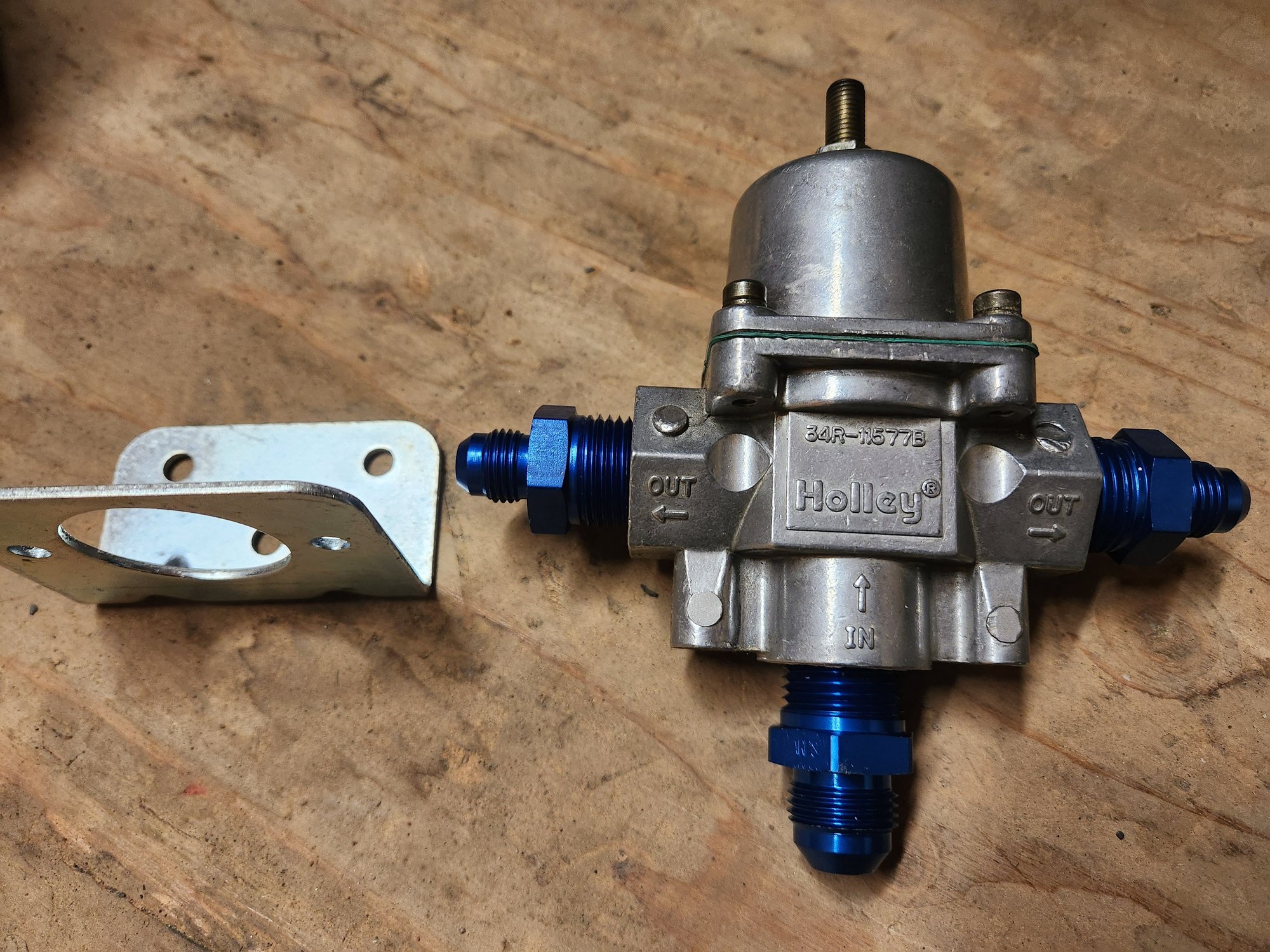 Holley fuel regulator