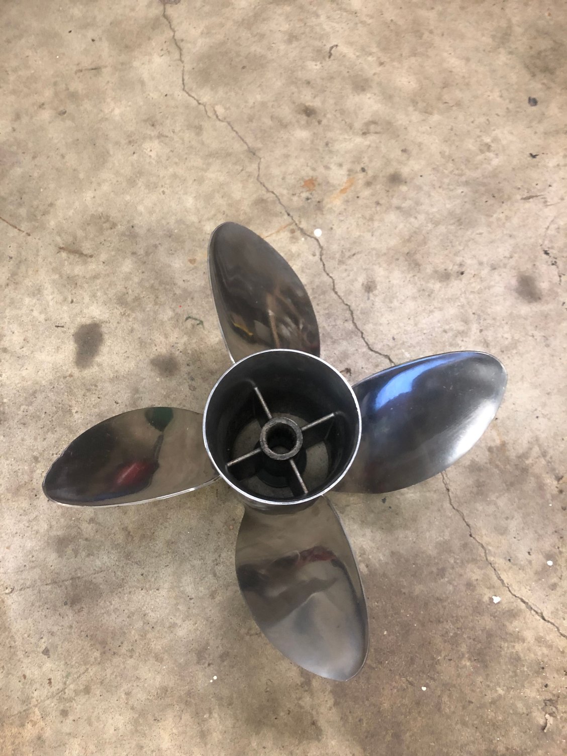 Solid hub, labbed 26P bravo prop