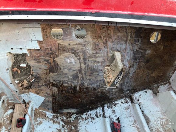 Transome on a Scarab Panther . You can see the water migration from the port exhaust 