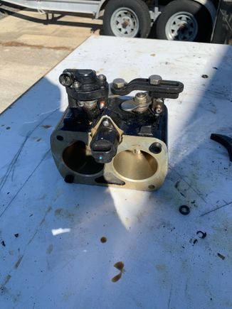 Throttle body 502 