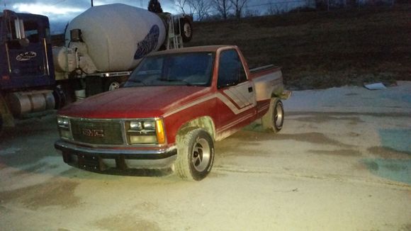 Truck its going in. 89 short bed, step side, regular cab, currently tbi 350 and 700r4 with 3.42 gears