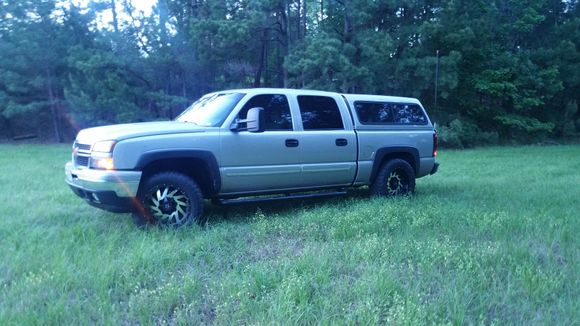 Have different wheels now but with a little trimming -44 20×10 with 33x12.5 20 and no rubbing, stock T bars up not maxed