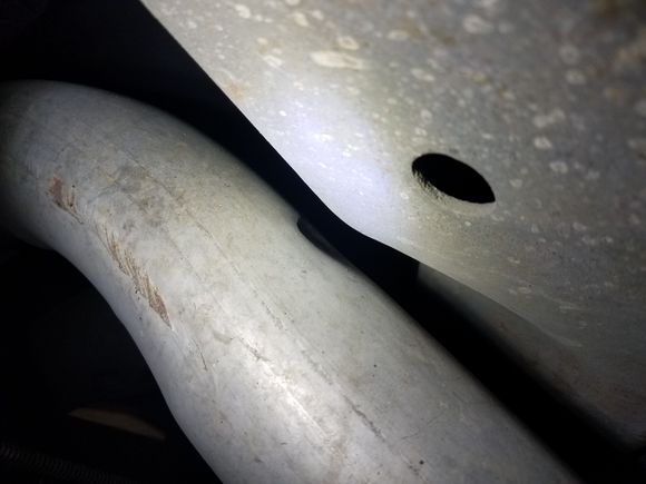 Exhaust kissing frame