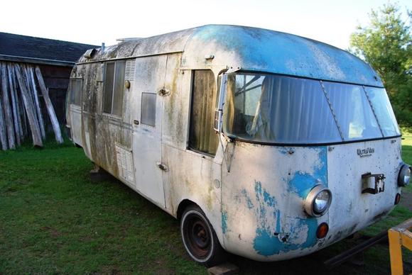Passenger front view of Ultravan #231. Also know as Uv231 Project. Plans to install an LV3 4.3lt, 6L80e 6 speed Auto with paddle shifting in the back under the bed.