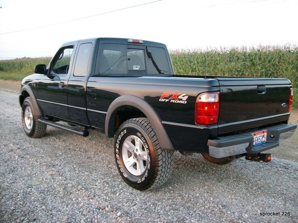 3/4 view...
Bridgestone Dueler APT III's (265/75/16)