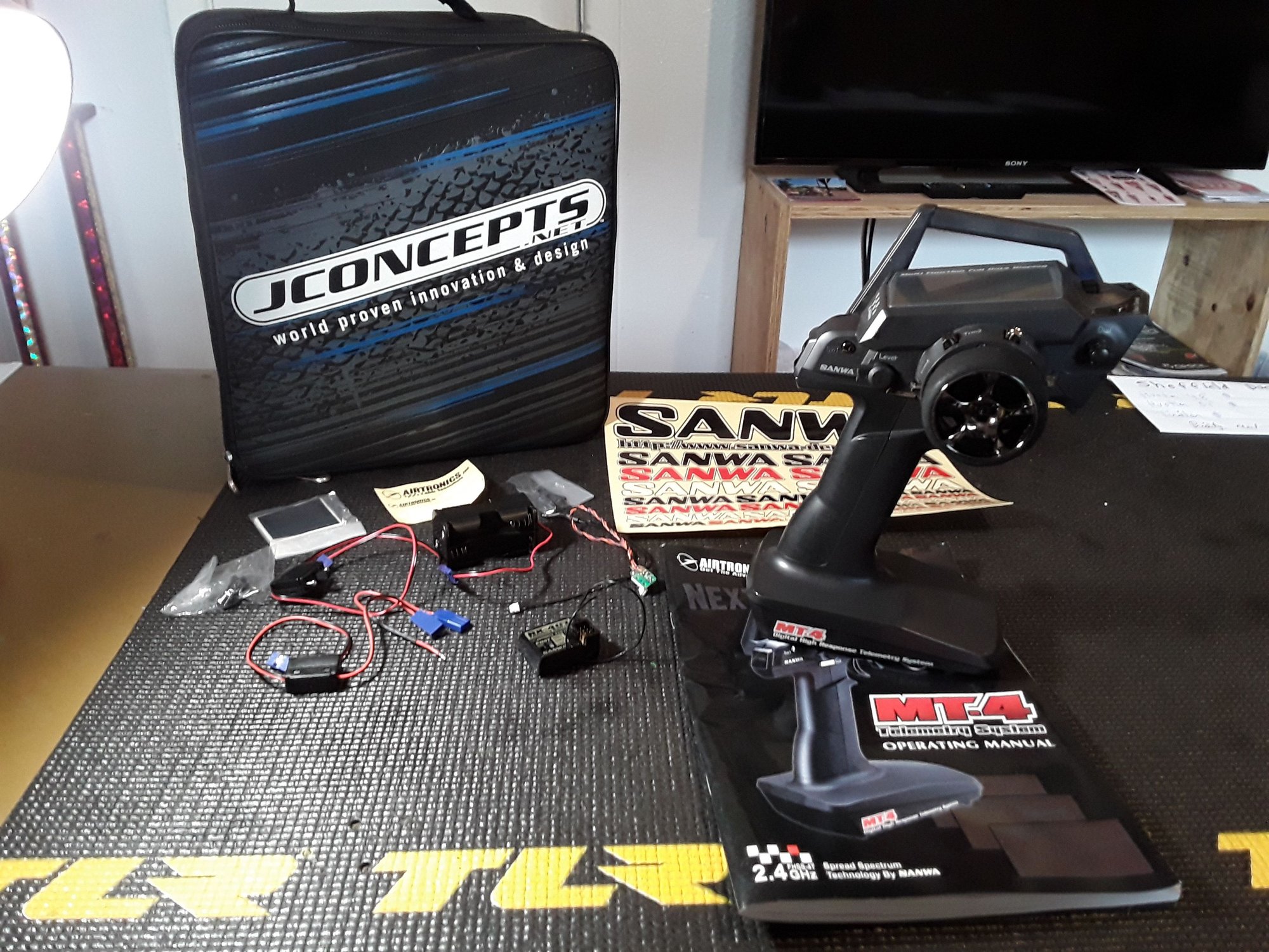 Airtronics mt4 radio system complete mint condition - R/C Tech Forums